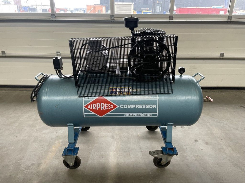 Airpress K300/600 Elektrische Zuigercompressor 3 kW 400 L / min 10 Bar - Compressor de ar: foto 4 Airpress K300/600 Elektrische Zuigercompressor 3 kW 400 L / min 10 Bar - Compressor de ar: foto 4