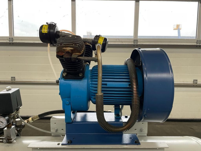 Compressor de ar Alup 2.2 kW 240 L / min 10 Bar Elektrische Zuigercompressor op ketel: foto 9