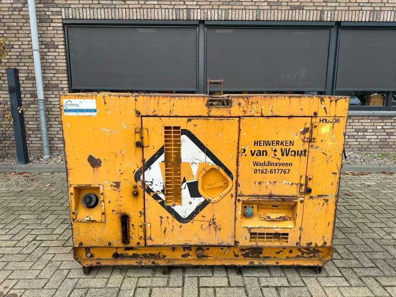 Atlas-Copco Komatsu 40 kVA Silent generatorset - Gerador elétrico: foto 1 Atlas-Copco Komatsu 40 kVA Silent generatorset - Gerador elétrico: foto 1