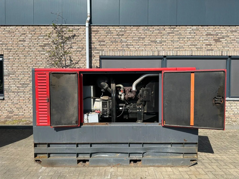 Atlas-Copco QAS 60 Perkins Stamford 60 kVA Silent Rental generatorset - Gerador elétrico: foto 3 Atlas-Copco QAS 60 Perkins Stamford 60 kVA Silent Rental generatorset - Gerador elétrico: foto 3