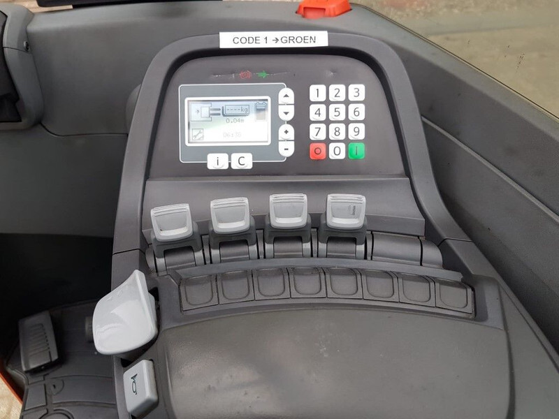 Empilhador retráctil BT RRE180H Toyota 1.8 ton Triplex Freelift Sideshift Elektra Reachtruck: foto 7