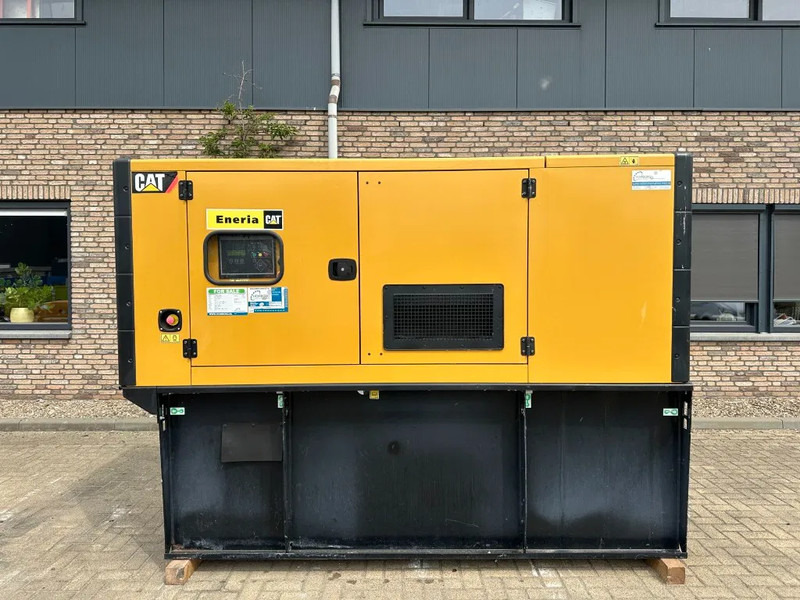 Caterpillar DE110E2 110 kVA Silent generatorset as New ! 121 hours XXL tank - Gerador elétrico: foto 1 Caterpillar DE110E2 110 kVA Silent generatorset as New ! 121 hours XXL tank - Gerador elétrico: foto 1