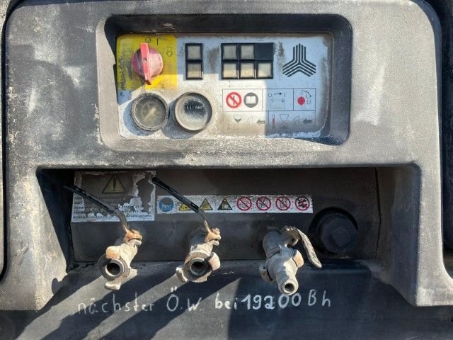 Compair C62HS Deutz 6.2 m3 / min Silent Diesel Schroefcompressor - Compressor de ar: foto 4 Compair C62HS Deutz 6.2 m3 / min Silent Diesel Schroefcompressor - Compressor de ar: foto 4