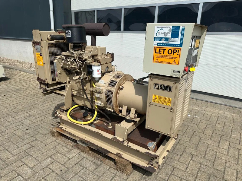 Cummins 4B3.9 SDMO Leroy Somer 40 kVA noodstroom generatorset 476 hours - Gerador elétrico: foto 2 Cummins 4B3.9 SDMO Leroy Somer 40 kVA noodstroom generatorset 476 hours - Gerador elétrico: foto 2