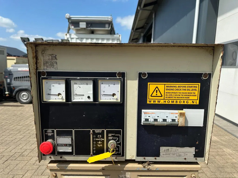Cummins 4B3.9 SDMO Leroy Somer 40 kVA noodstroom generatorset 476 hours - Gerador elétrico: foto 3 Cummins 4B3.9 SDMO Leroy Somer 40 kVA noodstroom generatorset 476 hours - Gerador elétrico: foto 3