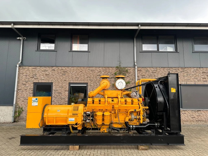 Cummins KTA 50 G1 SDMO Leroy Somer 1125 kVA generatorset ex emergency 580 hours - Gerador elétrico: foto 2 Cummins KTA 50 G1 SDMO Leroy Somer 1125 kVA generatorset ex emergency 580 hours - Gerador elétrico: foto 2
