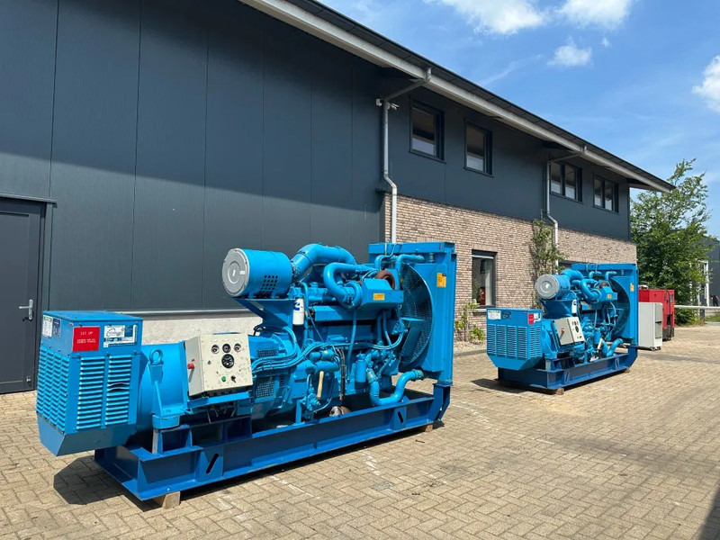 Cummins KTTA 19 G 450 kVA noodstroom generatorset as New ! 194 hours ! - Gerador elétrico: foto 2 Cummins KTTA 19 G 450 kVA noodstroom generatorset as New ! 194 hours ! - Gerador elétrico: foto 2