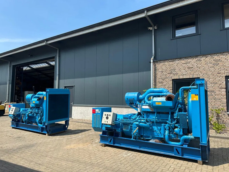 Cummins KTTA 19 G 450 kVA noodstroom generatorset as New ! 194 hours ! - Gerador elétrico: foto 5 Cummins KTTA 19 G 450 kVA noodstroom generatorset as New ! 194 hours ! - Gerador elétrico: foto 5