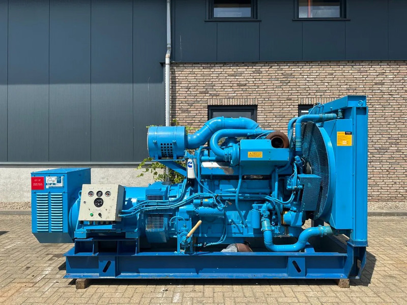 Cummins KTTA 19 G 450 kVA noodstroom generatorset as New ! 196 hours ! - Gerador elétrico: foto 1 Cummins KTTA 19 G 450 kVA noodstroom generatorset as New ! 196 hours ! - Gerador elétrico: foto 1