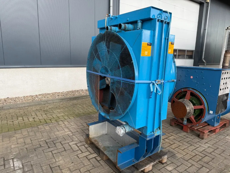 Cummins KTTA 19 G Radiateur Koeler Radiator 700 PK - Motor para Equipamento de movimentação: foto 1 Cummins KTTA 19 G Radiateur Koeler Radiator 700 PK - Motor para Equipamento de movimentação: foto 1