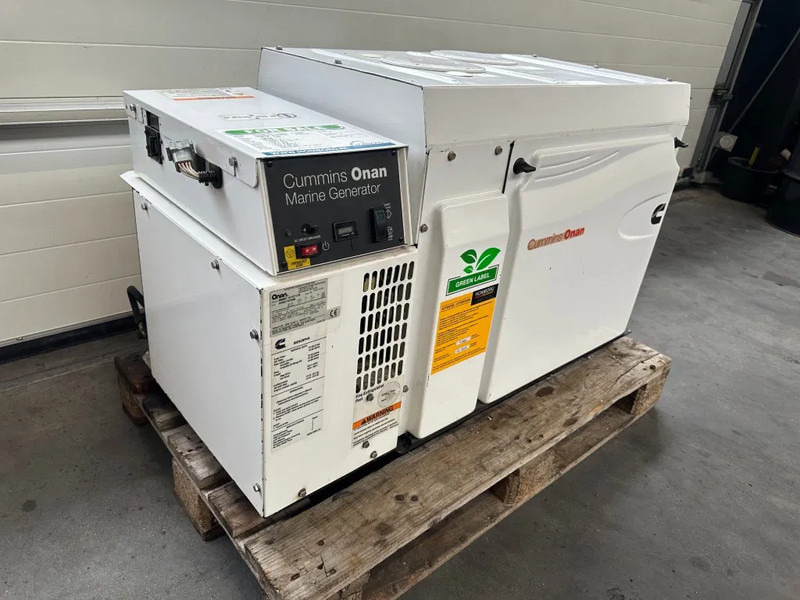 Cummins Onan MDKBP Kubota 4 cilinder Diesel 13.5 kVA Marine Silent generatorset - Gerador elétrico: foto 3 Cummins Onan MDKBP Kubota 4 cilinder Diesel 13.5 kVA Marine Silent generatorset - Gerador elétrico: foto 3