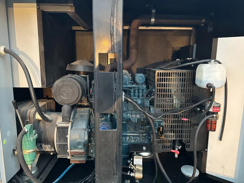 Europower EPUS44TDE Kubota Leroy Somer 44 kVA Supersilent Rental generatorset - Gerador elétrico: foto 5 Europower EPUS44TDE Kubota Leroy Somer 44 kVA Supersilent Rental generatorset - Gerador elétrico: foto 5