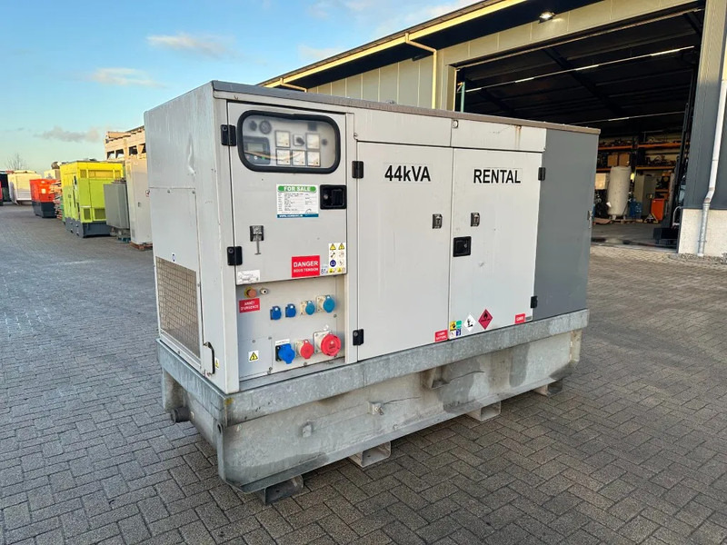 Europower EPUS44TDE Kubota Leroy Somer 44 kVA Supersilent Rental generatorset - Gerador elétrico: foto 3 Europower EPUS44TDE Kubota Leroy Somer 44 kVA Supersilent Rental generatorset - Gerador elétrico: foto 3