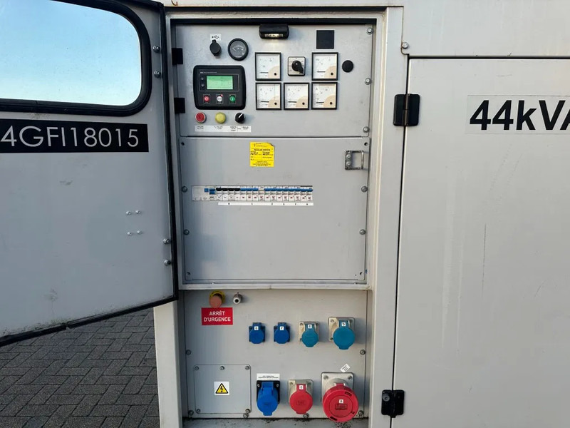 Europower EPUS44TDE Kubota Leroy Somer 44 kVA Supersilent Rental generatorset - Gerador elétrico: foto 5 Europower EPUS44TDE Kubota Leroy Somer 44 kVA Supersilent Rental generatorset - Gerador elétrico: foto 5