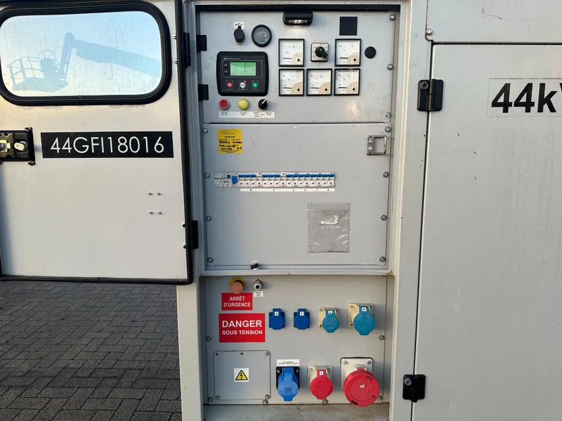 Europower EPUS44TDE Kubota Leroy Somer 44 kVA Supersilent Rental generatorset - Gerador elétrico: foto 3 Europower EPUS44TDE Kubota Leroy Somer 44 kVA Supersilent Rental generatorset - Gerador elétrico: foto 3