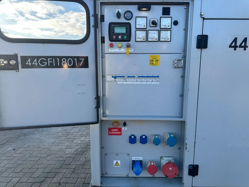 Europower EPUS44TDE Kubota Leroy Somer 44 kVA Supersilent Rental generatorset - Gerador elétrico: foto 3 Europower EPUS44TDE Kubota Leroy Somer 44 kVA Supersilent Rental generatorset - Gerador elétrico: foto 3