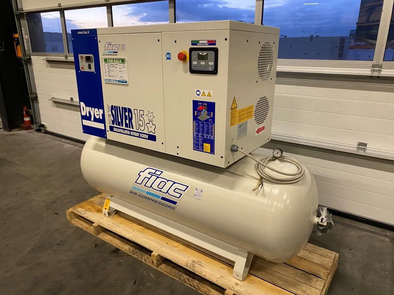 Fiac NewSilver D 15 / 500 NewSilver D 15 / 500 - 1430 L / min 11 kW 10 bar Elektrische Schroefcompressor + Droger - Compressor de ar: foto 5 Fiac NewSilver D 15 / 500 NewSilver D 15 / 500 - 1430 L / min 11 kW 10 bar Elektrische Schroefcompressor + Droger - Compressor de ar: foto 5