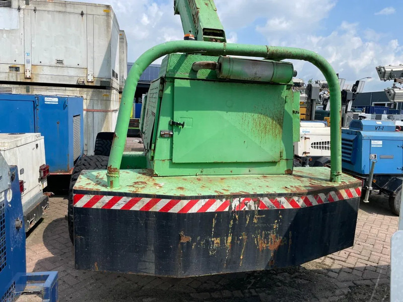 Grove MZ90 Deutz F3L912 Diesel 4 x 4 Telescoophoogwerker 27.6 meter werkhoogte - Plataforma telescópica: foto 4 Grove MZ90 Deutz F3L912 Diesel 4 x 4 Telescoophoogwerker 27.6 meter werkhoogte - Plataforma telescópica: foto 4