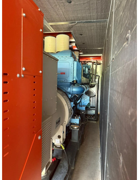 Grupel Baudouin 2200 kVA Silent generatorset in 40 ft container Overstock New ! - Gerador elétrico: foto 5 Grupel Baudouin 2200 kVA Silent generatorset in 40 ft container Overstock New ! - Gerador elétrico: foto 5
