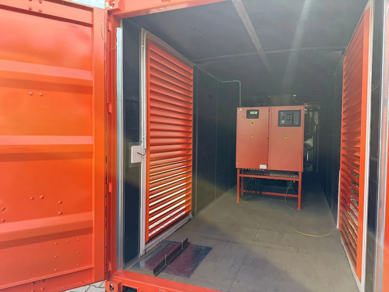 Grupel Baudouin 2200 kVA Silent generatorset in 40 ft container Overstock New ! - Gerador elétrico: foto 4 Grupel Baudouin 2200 kVA Silent generatorset in 40 ft container Overstock New ! - Gerador elétrico: foto 4
