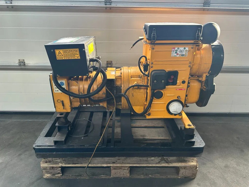 Hatz 2M41 15 kVA generatorset - Gerador elétrico: foto 1 Hatz 2M41 15 kVA generatorset - Gerador elétrico: foto 1