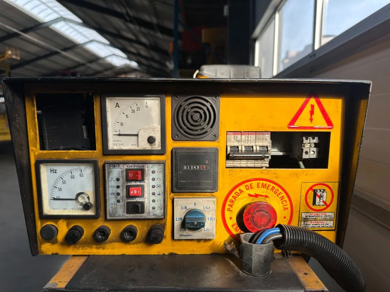 Hatz 2M41 15 kVA generatorset - Gerador elétrico: foto 5 Hatz 2M41 15 kVA generatorset - Gerador elétrico: foto 5