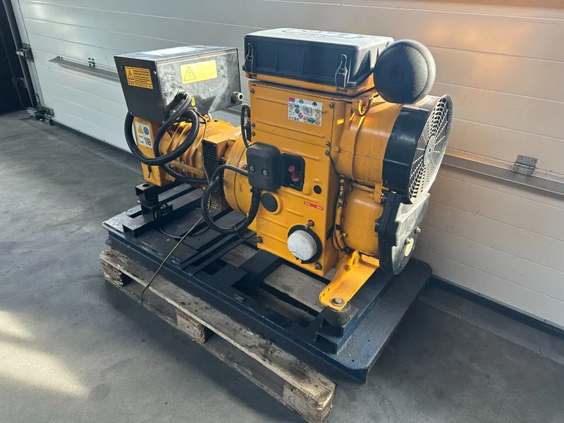 Hatz 2M41 15 kVA generatorset - Gerador elétrico: foto 4 Hatz 2M41 15 kVA generatorset - Gerador elétrico: foto 4