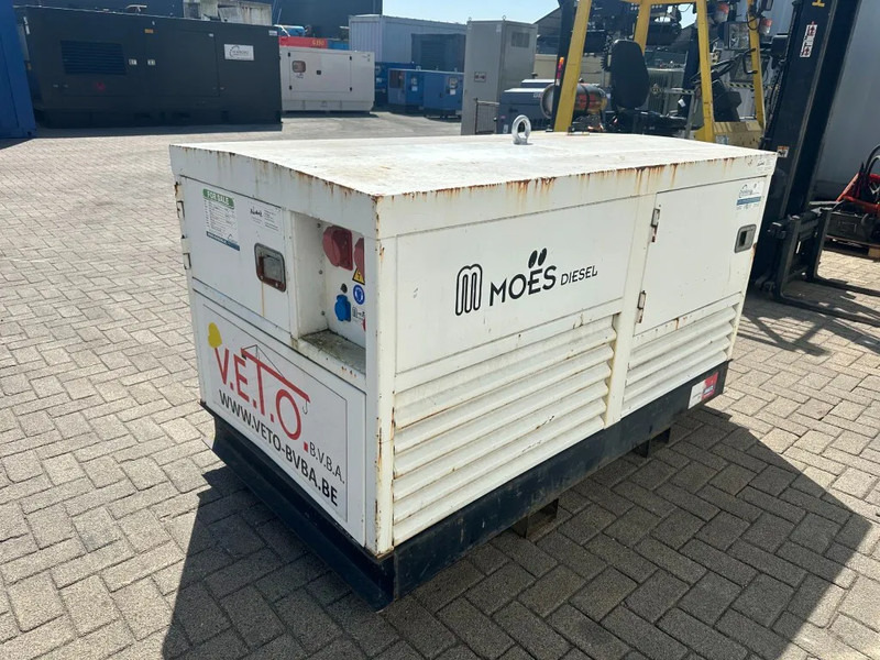 Hatz 3L41C Silentpack 22.5 kVA Silent generatorset - Gerador elétrico: foto 3 Hatz 3L41C Silentpack 22.5 kVA Silent generatorset - Gerador elétrico: foto 3