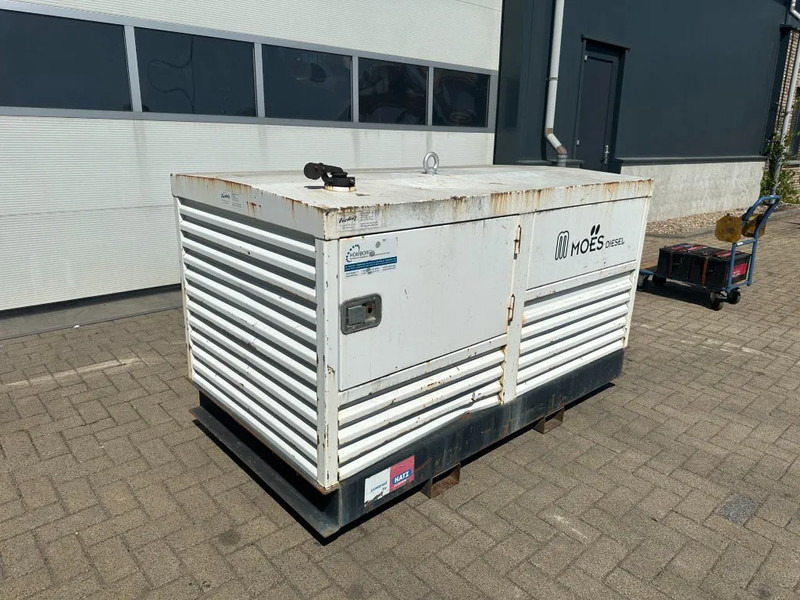Hatz 3L41C Silentpack 22.5 kVA Silent generatorset - Gerador elétrico: foto 5 Hatz 3L41C Silentpack 22.5 kVA Silent generatorset - Gerador elétrico: foto 5