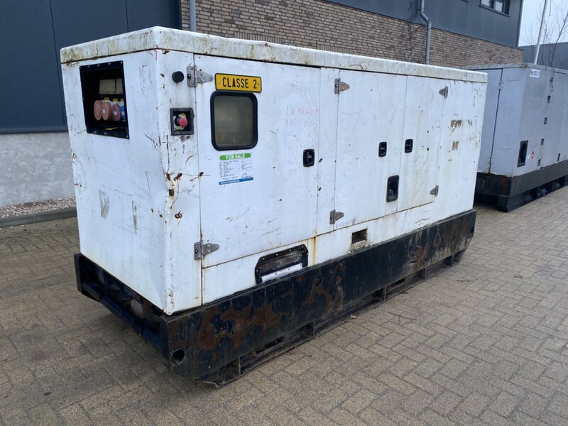 Himoinsa HFW 200 Iveco NEF 67 Stamford 200 kVA Silent generatorset - Gerador elétrico: foto 3 Himoinsa HFW 200 Iveco NEF 67 Stamford 200 kVA Silent generatorset - Gerador elétrico: foto 3