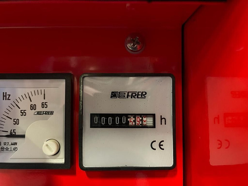 Himoinsa HYW 13 Yanmar Mecc Alte Spa 13 kVA Supersilent generatorset STAGE 5 New ! - Gerador elétrico: foto 5 Himoinsa HYW 13 Yanmar Mecc Alte Spa 13 kVA Supersilent generatorset STAGE 5 New ! - Gerador elétrico: foto 5