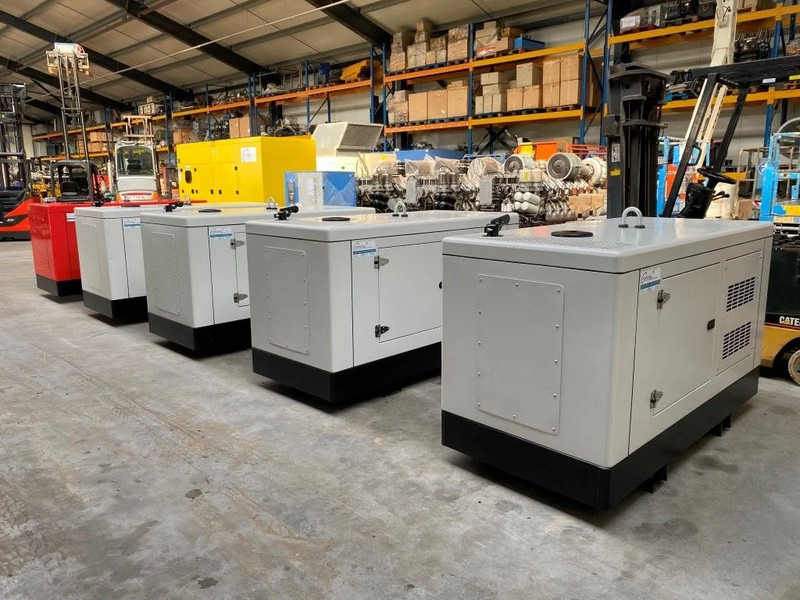 Himoinsa HYW-17 Yanmar Stamford 19 kVA Supersilent Stage 5 Generatorset Nieuw ! - Gerador elétrico: foto 2 Himoinsa HYW-17 Yanmar Stamford 19 kVA Supersilent Stage 5 Generatorset Nieuw ! - Gerador elétrico: foto 2