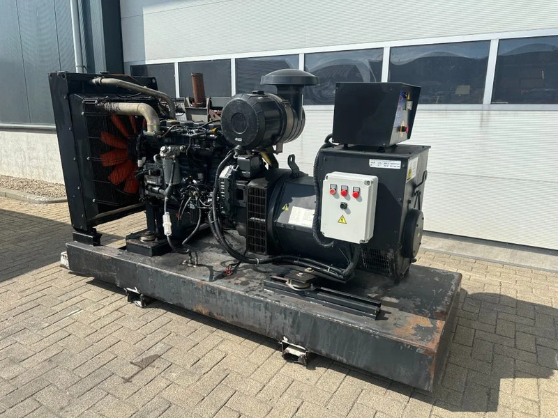Himoinsa Iveco NEF 60 TE2 Stamford 200 kVA generatorset - Gerador elétrico: foto 3 Himoinsa Iveco NEF 60 TE2 Stamford 200 kVA generatorset - Gerador elétrico: foto 3