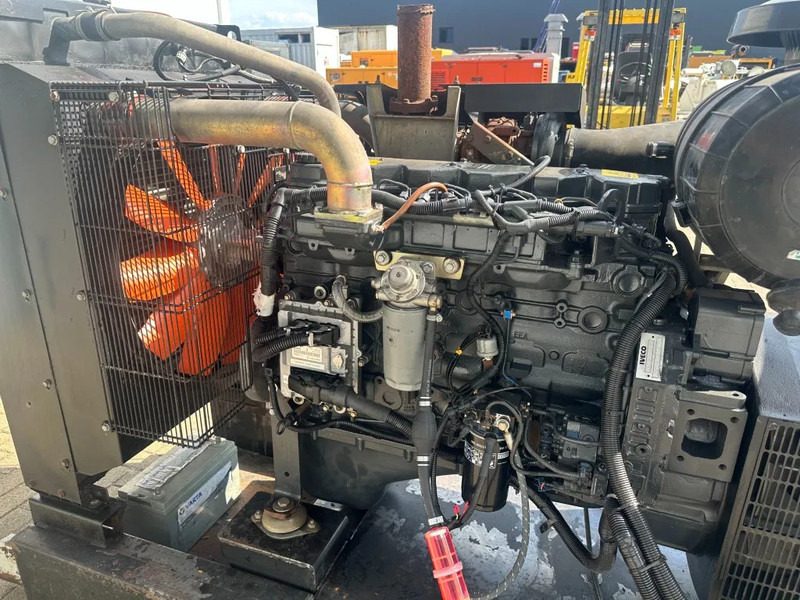Himoinsa Iveco NEF 60 TE2 Stamford 200 kVA generatorset - Gerador elétrico: foto 4 Himoinsa Iveco NEF 60 TE2 Stamford 200 kVA generatorset - Gerador elétrico: foto 4