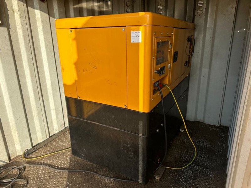 Himoinsa Lombardini LDW 1003 Mecc Alte Spa 9 kVA Supersilent generatorset in 8 ft container - Gerador elétrico: foto 4 Himoinsa Lombardini LDW 1003 Mecc Alte Spa 9 kVA Supersilent generatorset in 8 ft container - Gerador elétrico: foto 4