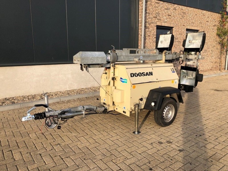 Ingersoll Rand Kubota LT6KA 9 meter light tower generator - Torre de iluminação: foto 1 Ingersoll Rand Kubota LT6KA 9 meter light tower generator - Torre de iluminação: foto 1