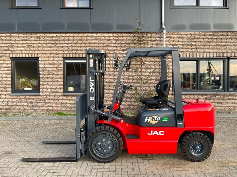 Isuzu JAC CPCD30 3 ton Triplex Freelift Sideshift Diesel Heftruck New ! - Empilhador a diesel: foto 1 Isuzu JAC CPCD30 3 ton Triplex Freelift Sideshift Diesel Heftruck New ! - Empilhador a diesel: foto 1