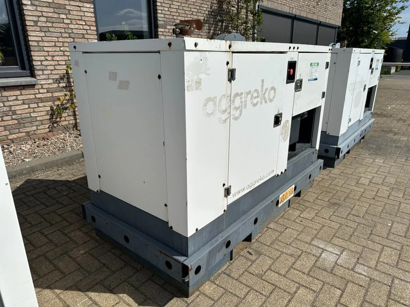 Iveco FPT F32 AM1A Leroy Somer 32 kVA Silent generatorset 129 hours ! - Gerador elétrico: foto 4 Iveco FPT F32 AM1A Leroy Somer 32 kVA Silent generatorset 129 hours ! - Gerador elétrico: foto 4