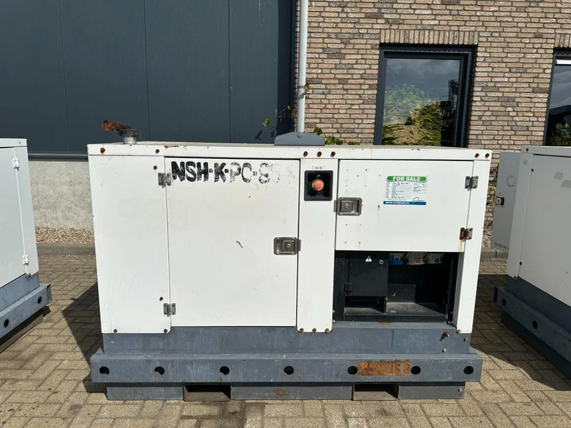 Iveco FPT F32 AM1A Leroy Somer 32 kVA Silent generatorset 39 hours ! - Gerador elétrico: foto 1 Iveco FPT F32 AM1A Leroy Somer 32 kVA Silent generatorset 39 hours ! - Gerador elétrico: foto 1