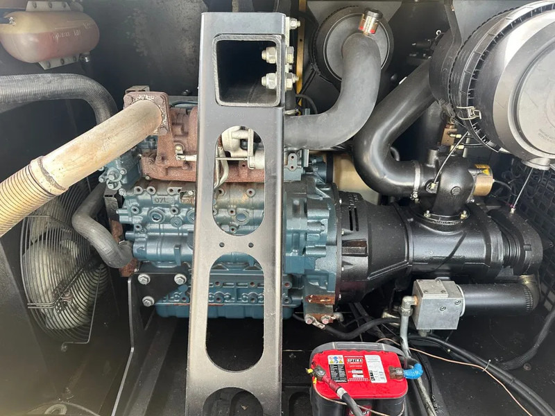 Kaeser M80 Kubota 8.1 m3 / min 7 Bar 55 kW Mobiele Silent Diesel Compressor - Compressor de ar: foto 3 Kaeser M80 Kubota 8.1 m3 / min 7 Bar 55 kW Mobiele Silent Diesel Compressor - Compressor de ar: foto 3