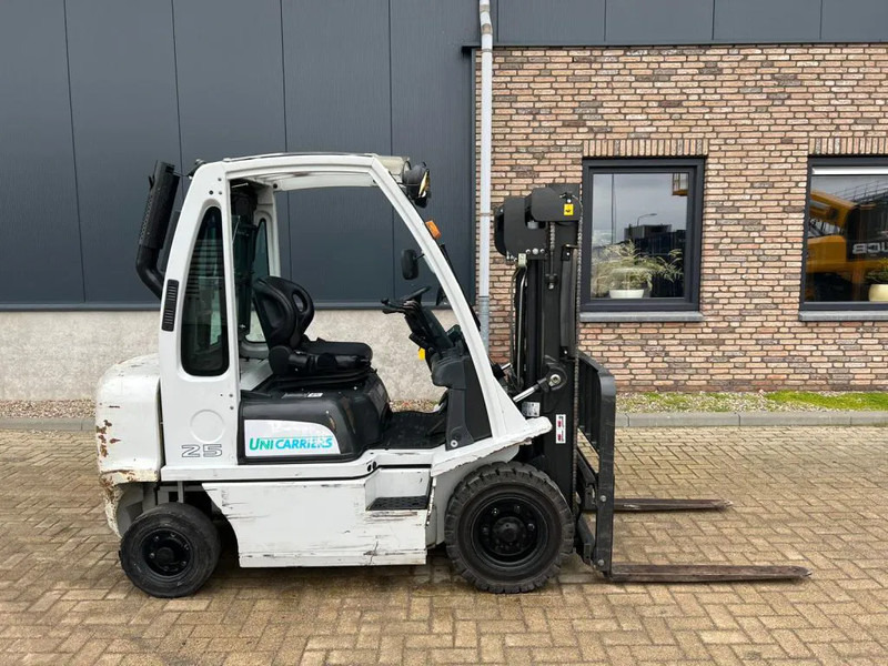 Nissan Uni Carriers 2.5 ton diesel Y1D2A25Q Nissan 2.5 ton Duplex Sideshift Diesel Heftruck - Empilhador a diesel: foto 5 Nissan Uni Carriers 2.5 ton diesel Y1D2A25Q Nissan 2.5 ton Duplex Sideshift Diesel Heftruck - Empilhador a diesel: foto 5