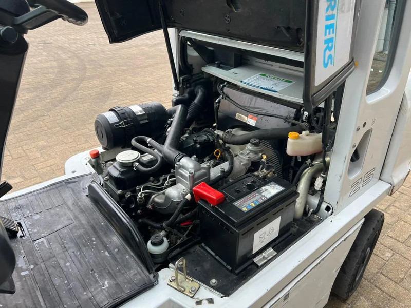 Nissan Uni Carriers 2.5 ton diesel Y1D2A25Q Nissan 2.5 ton Duplex Sideshift Diesel Heftruck - Empilhador a diesel: foto 4 Nissan Uni Carriers 2.5 ton diesel Y1D2A25Q Nissan 2.5 ton Duplex Sideshift Diesel Heftruck - Empilhador a diesel: foto 4