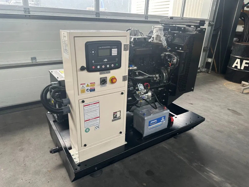Perkins 1103A-33G Stamford 33 kVA generatorset NEW! - Gerador elétrico: foto 2 Perkins 1103A-33G Stamford 33 kVA generatorset NEW! - Gerador elétrico: foto 2