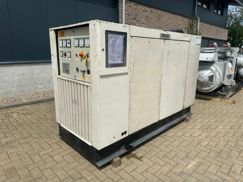 Perkins Leroy Somer 26 kVA Silent generatorset ex Emergency ! 1096 hours - Gerador elétrico: foto 2 Perkins Leroy Somer 26 kVA Silent generatorset ex Emergency ! 1096 hours - Gerador elétrico: foto 2