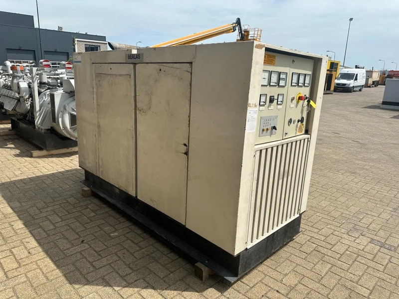 Perkins Leroy Somer 26 kVA Silent generatorset ex Emergency ! 1096 hours - Gerador elétrico: foto 4 Perkins Leroy Somer 26 kVA Silent generatorset ex Emergency ! 1096 hours - Gerador elétrico: foto 4