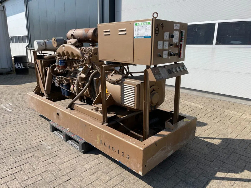 Renault Leroy Somer 100 kVA generatorset ex Emergency 66,1 hours - Gerador elétrico: foto 4 Renault Leroy Somer 100 kVA generatorset ex Emergency 66,1 hours - Gerador elétrico: foto 4