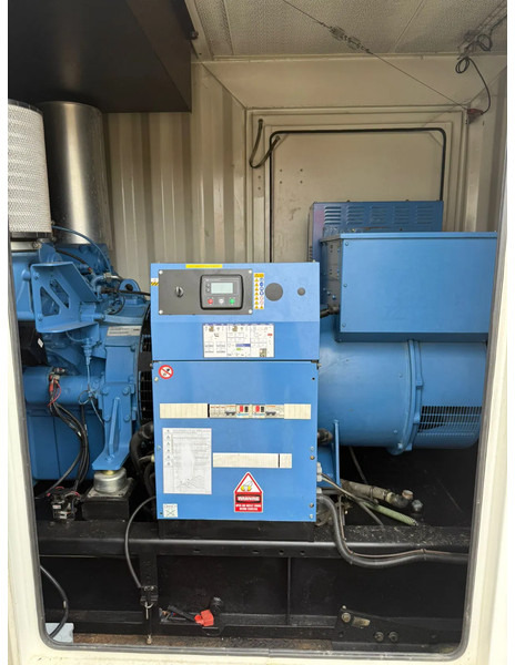 SDMO MTU 12V 2000 Leroy Somer 910 kVA Silent generatorset in 20 ft container - Gerador elétrico: foto 2 SDMO MTU 12V 2000 Leroy Somer 910 kVA Silent generatorset in 20 ft container - Gerador elétrico: foto 2