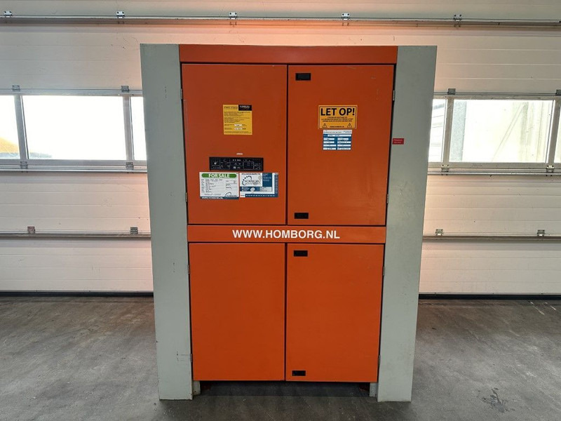SDMO Safari Deutz F1L210D Leroy Somer 14 kVA Silent generatorset as New ! 765 hours - Gerador elétrico: foto 4 SDMO Safari Deutz F1L210D Leroy Somer 14 kVA Silent generatorset as New ! 765 hours - Gerador elétrico: foto 4