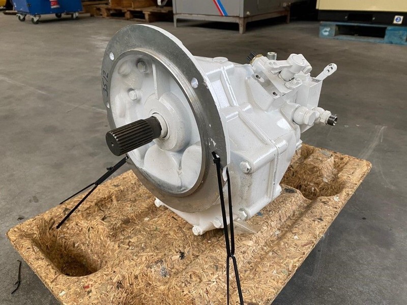 TWIN DISC TM 345 A Keerkoppeling 128 PK Ratio 2.00 / 1 Gearbox Marine New ! - Motor: foto 5 TWIN DISC TM 345 A Keerkoppeling 128 PK Ratio 2.00 / 1 Gearbox Marine New ! - Motor: foto 5