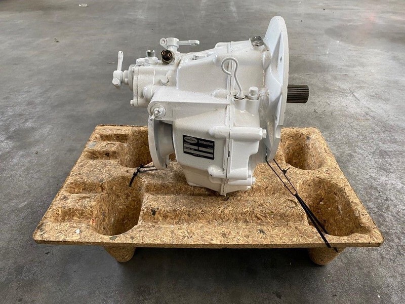 TWIN DISC TM 345 A Keerkoppeling 128 PK Ratio 2.00 / 1 Gearbox Marine New ! - Motor: foto 4 TWIN DISC TM 345 A Keerkoppeling 128 PK Ratio 2.00 / 1 Gearbox Marine New ! - Motor: foto 4